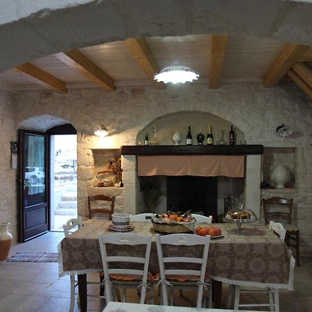 Trulli Donna Isabella Bed & Breakfast Locorotondo Bagian luar foto
