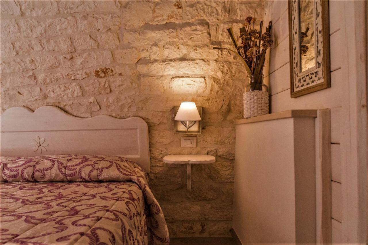Trulli Donna Isabella Bed & Breakfast Locorotondo Bagian luar foto