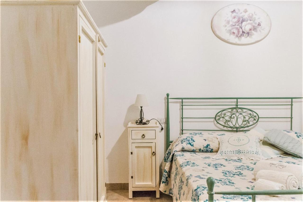 Trulli Donna Isabella Bed & Breakfast Locorotondo Bagian luar foto