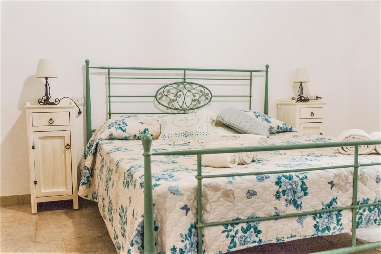 Trulli Donna Isabella Bed & Breakfast Locorotondo Bagian luar foto