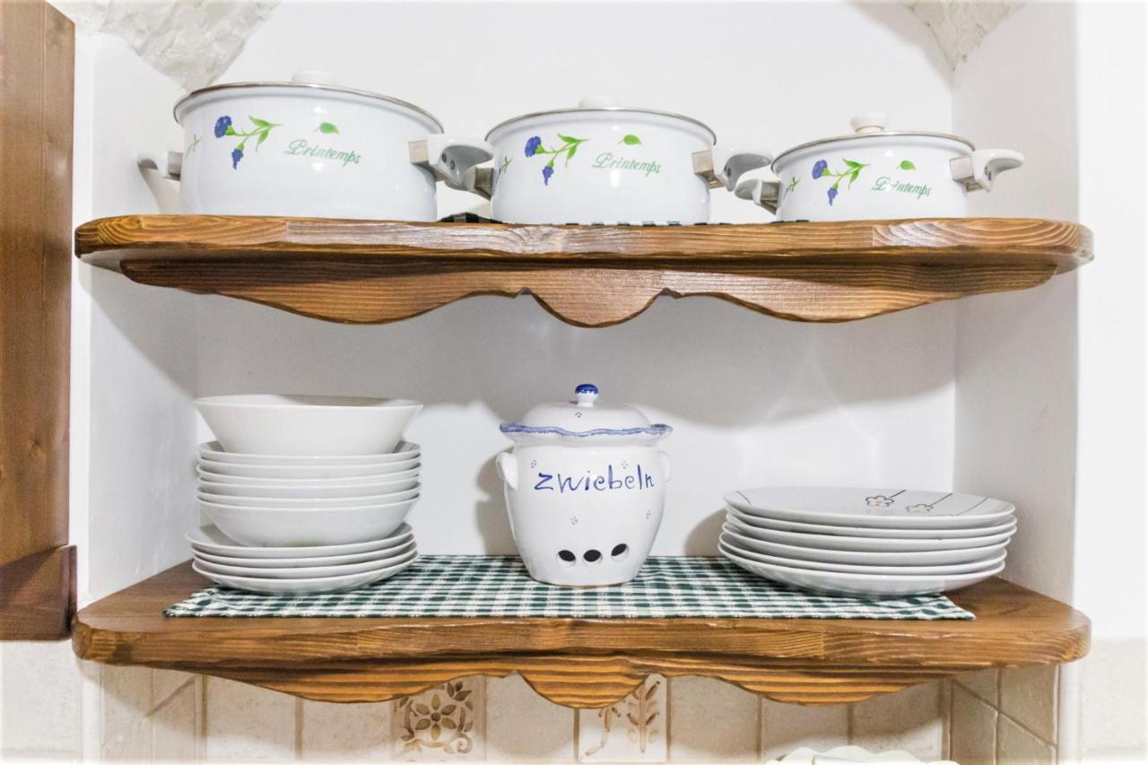 Trulli Donna Isabella Bed & Breakfast Locorotondo Bagian luar foto