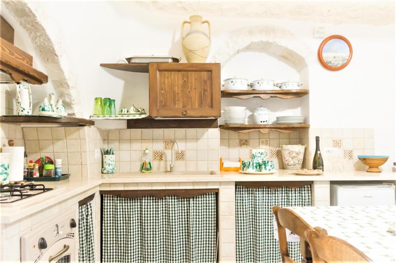 Trulli Donna Isabella Bed & Breakfast Locorotondo Bagian luar foto