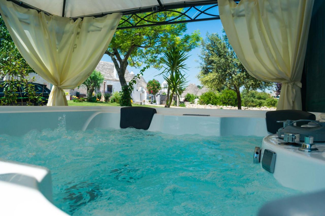 Trulli Donna Isabella Bed & Breakfast Locorotondo Bagian luar foto