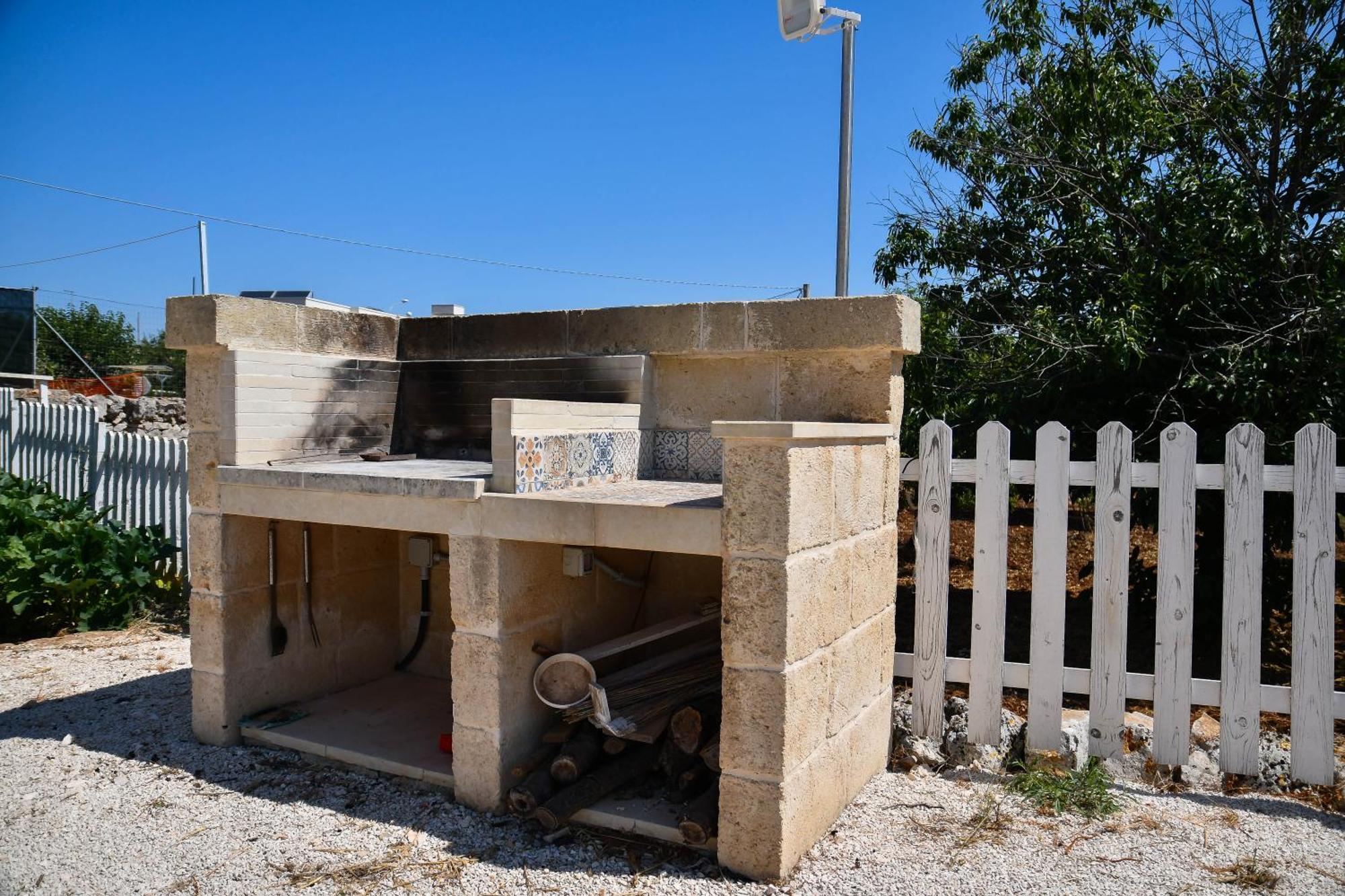 Trulli Donna Isabella Bed & Breakfast Locorotondo Bagian luar foto
