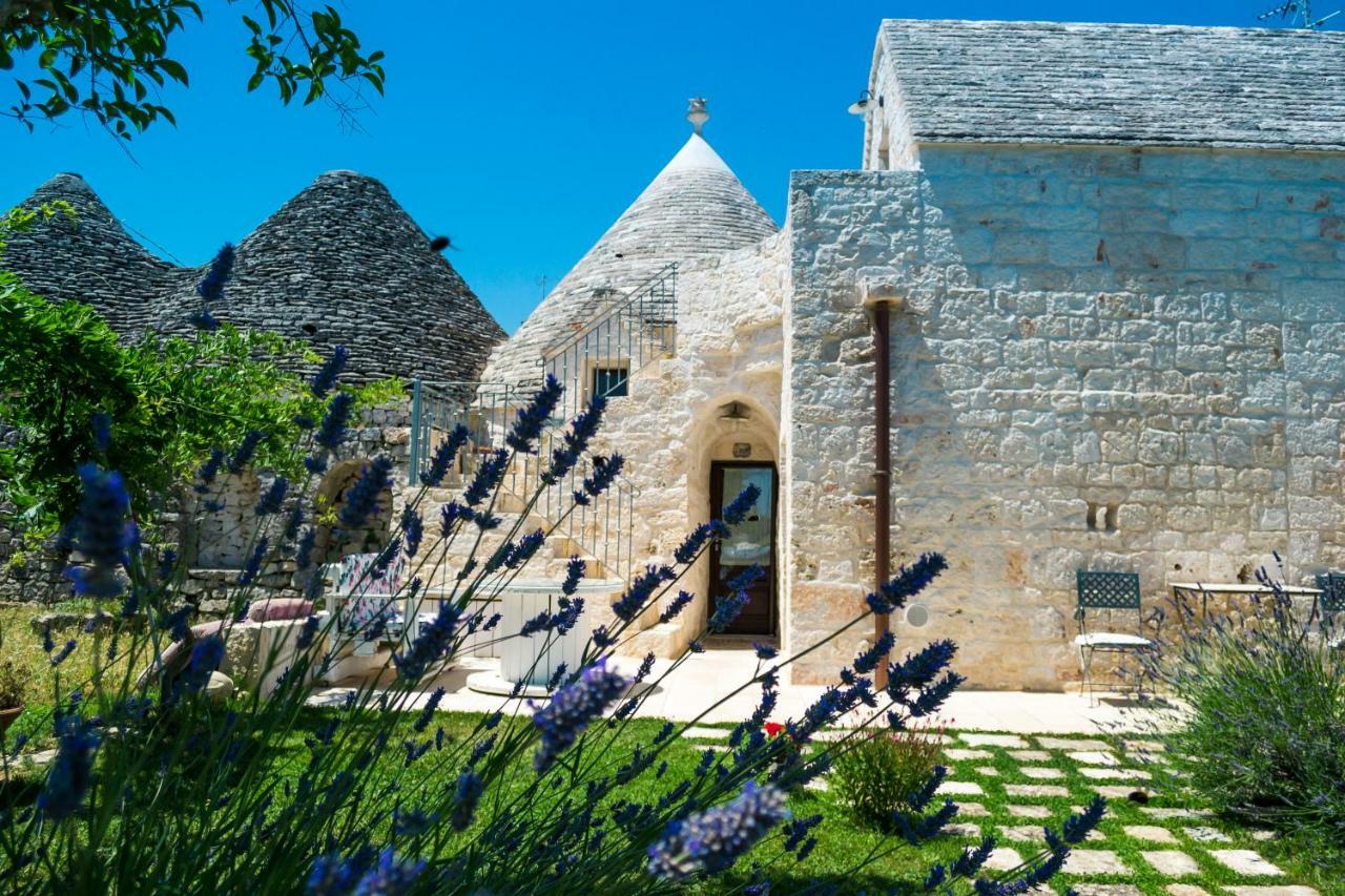 Trulli Donna Isabella Bed & Breakfast Locorotondo Bagian luar foto