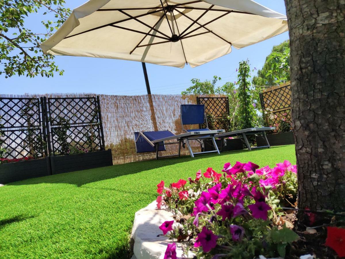 Trulli Donna Isabella Bed & Breakfast Locorotondo Bagian luar foto