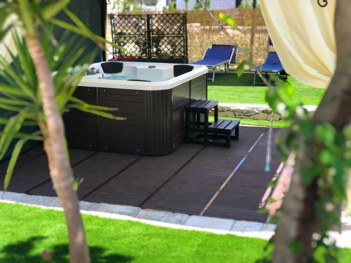 Trulli Donna Isabella Bed & Breakfast Locorotondo Bagian luar foto