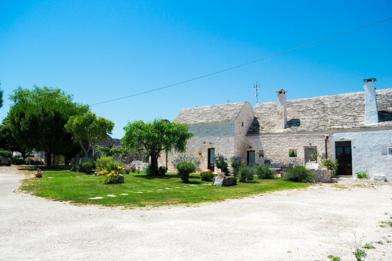 Trulli Donna Isabella Bed & Breakfast Locorotondo Bagian luar foto