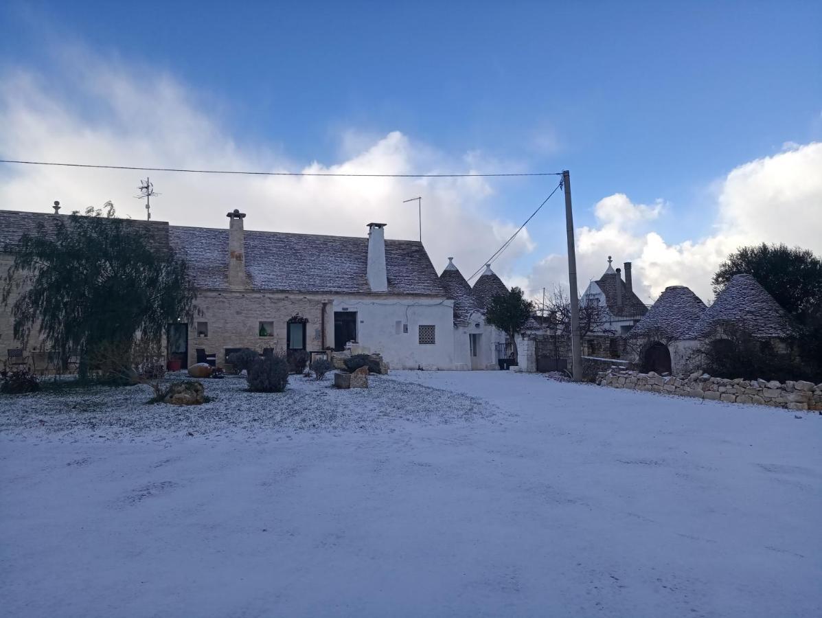 Trulli Donna Isabella Bed & Breakfast Locorotondo Bagian luar foto